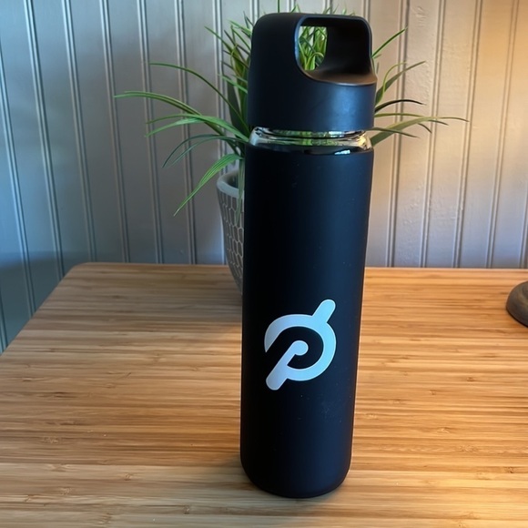 Peloton Glass Water Bottle With Rubber Sleeve - 20 oz - Picture 2 of 5